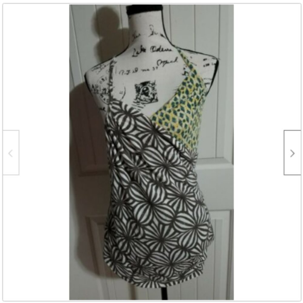 Vanessa Virginia  Multi Color V Back Drop Neck L